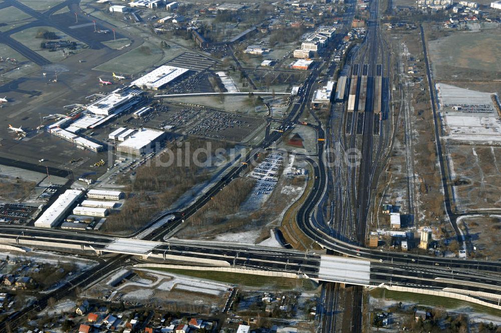 Schönefeld aus der Vogelperspektive: Ausbau des Flughafens Berlin-Schönefeld / Ausbau der A113n