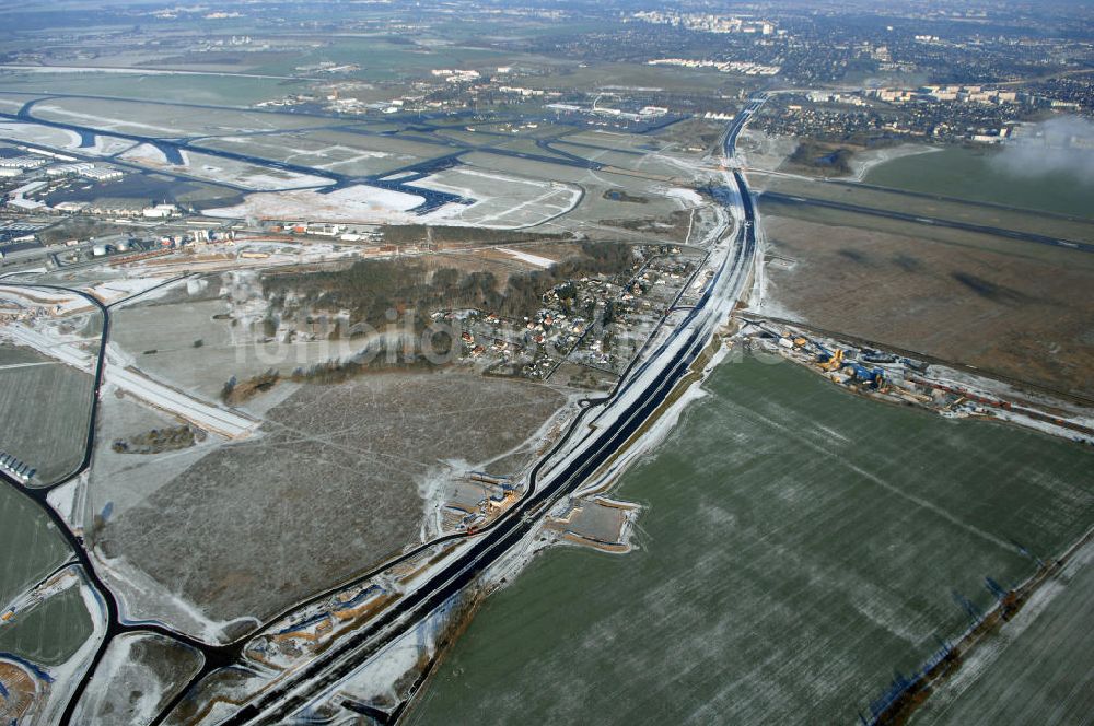 Luftbild Schönefeld - Ausbau des Flughafens Berlin-Schönefeld / Ausbau der A113n