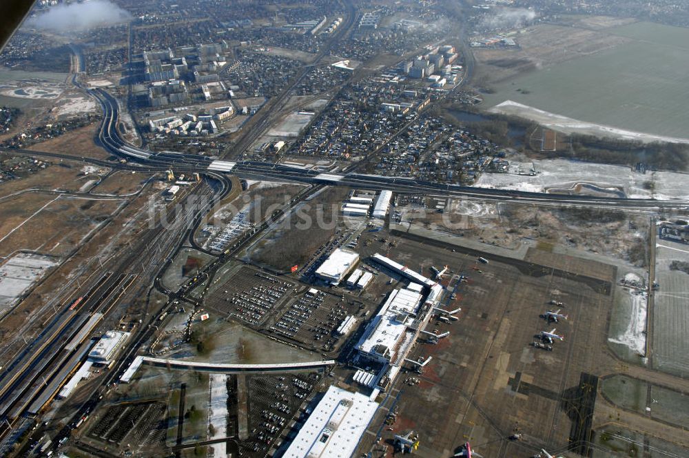 Schönefeld aus der Vogelperspektive: Ausbau des Flughafens Berlin-Schönefeld / Ausbau der A113n