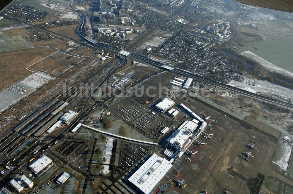 Luftbild Schönefeld - Ausbau des Flughafens Berlin-Schönefeld / Ausbau der A113n