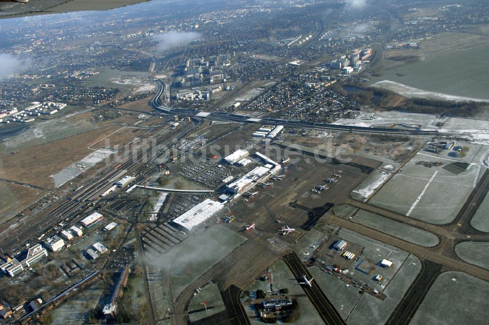 Schönefeld aus der Vogelperspektive: Ausbau des Flughafens Berlin-Schönefeld / Ausbau der A113n