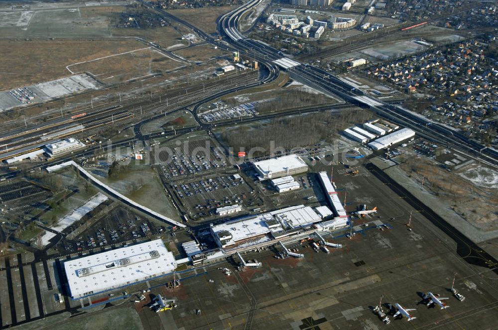 Schönefeld von oben - Ausbau des Flughafens Berlin-Schönefeld / Ausbau der A113n