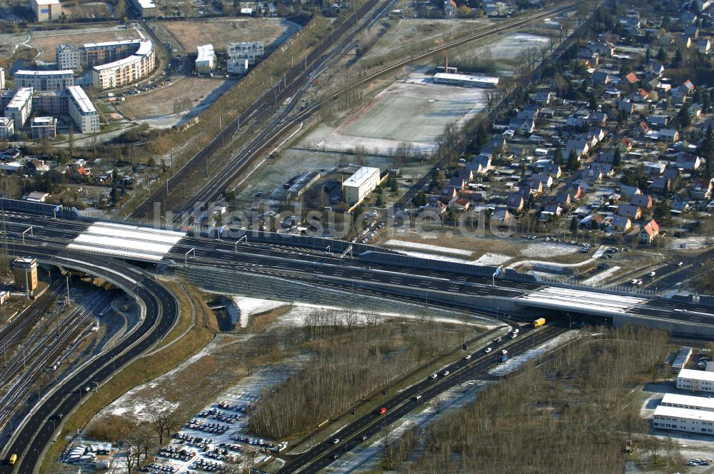 Schönefeld aus der Vogelperspektive: Ausbau des Flughafens Berlin-Schönefeld / Ausbau der A113n