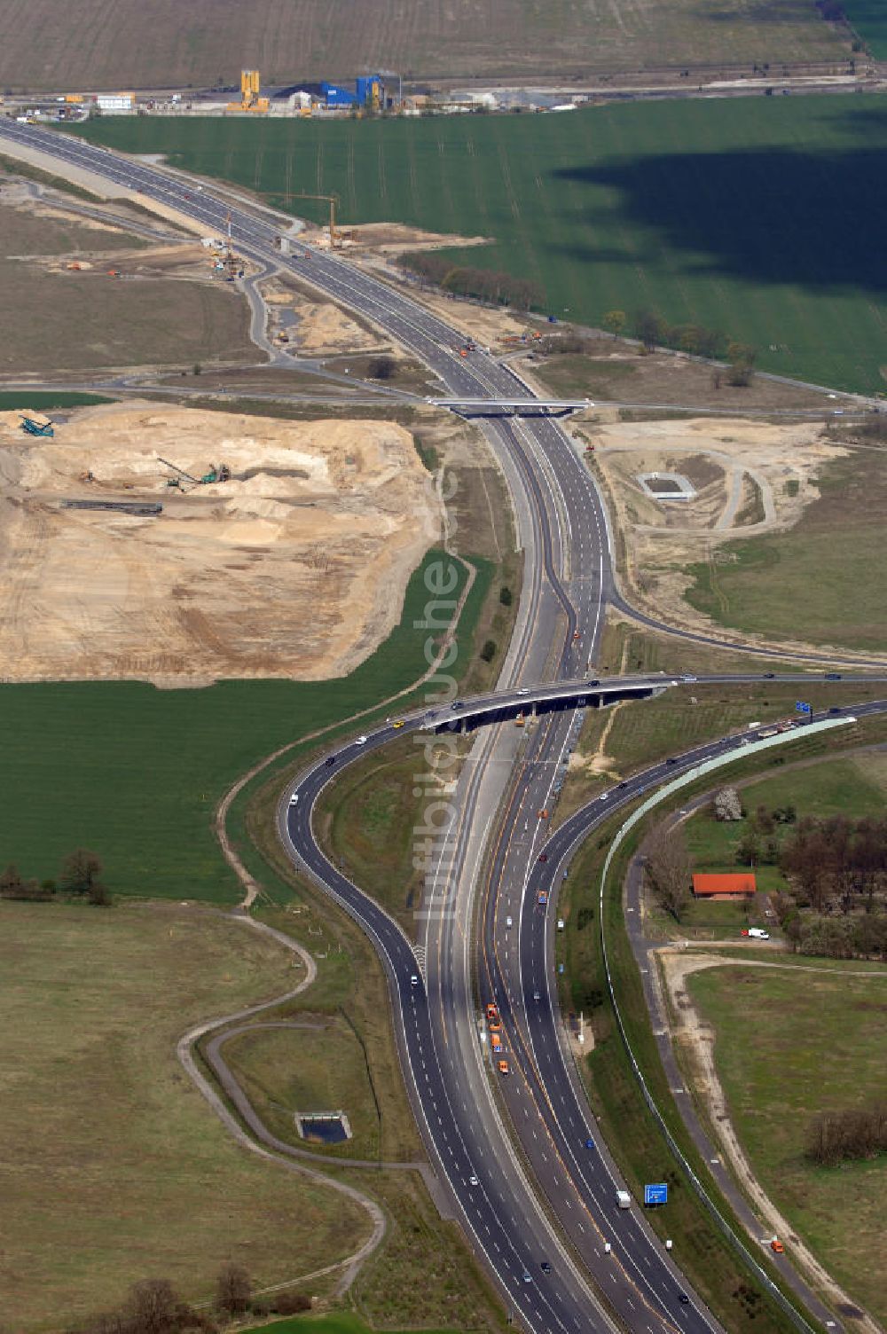 Luftbild Schönefeld - Ausbau des Flughafens Berlin-Schönefeld / Ausbau der A113n