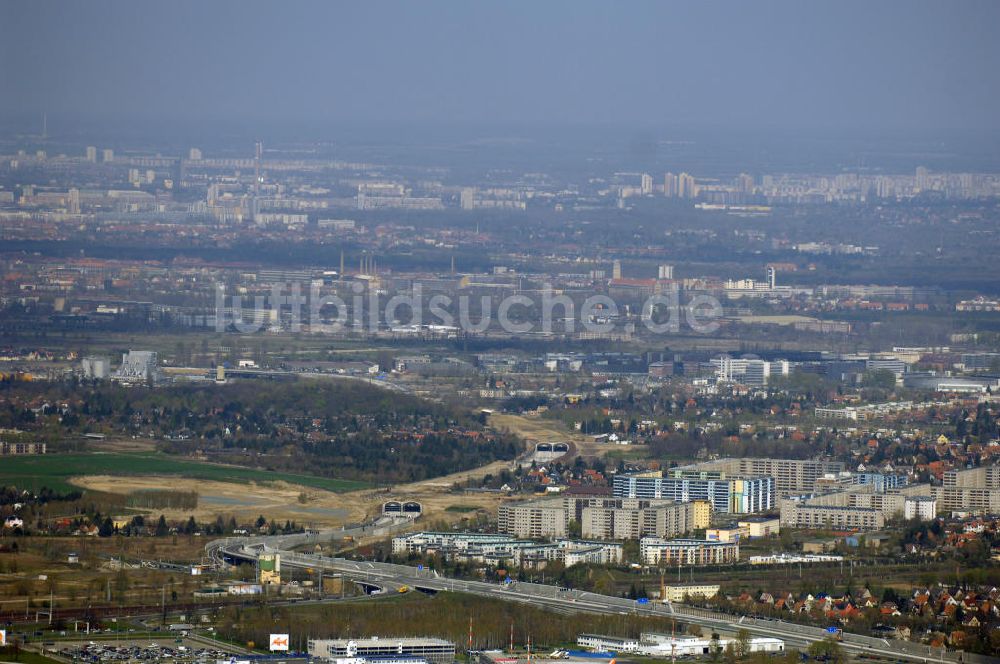 Schönefeld von oben - Ausbau des Flughafens Berlin-Schönefeld / Ausbau der A113n