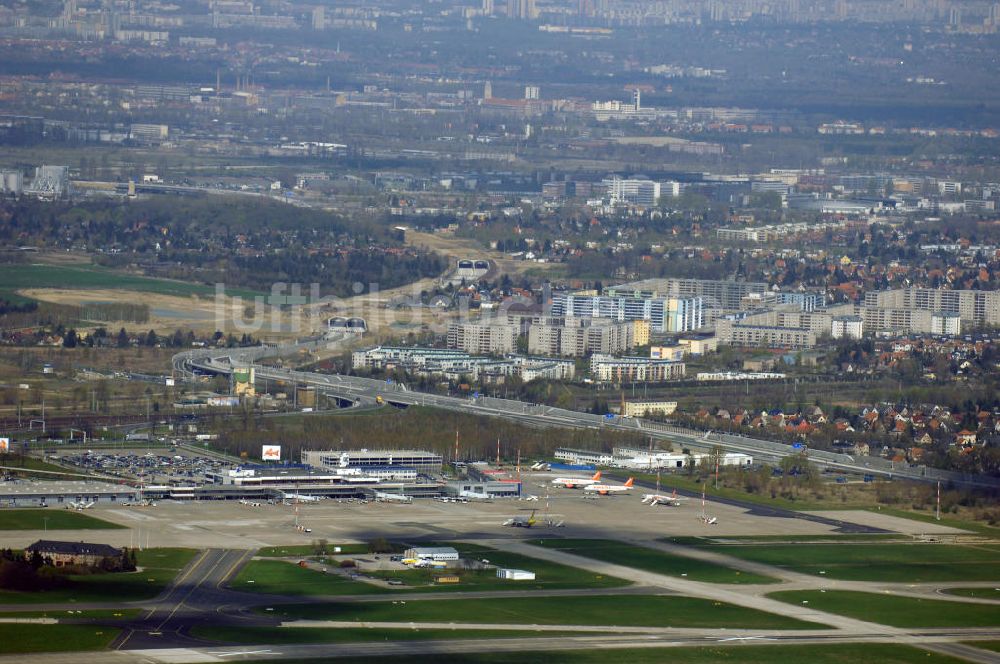 Luftbild Schönefeld - Ausbau des Flughafens Berlin-Schönefeld / Ausbau der A113n