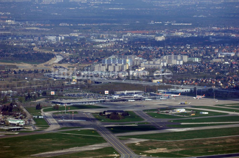 Luftaufnahme Schönefeld - Ausbau des Flughafens Berlin-Schönefeld / Ausbau der A113n