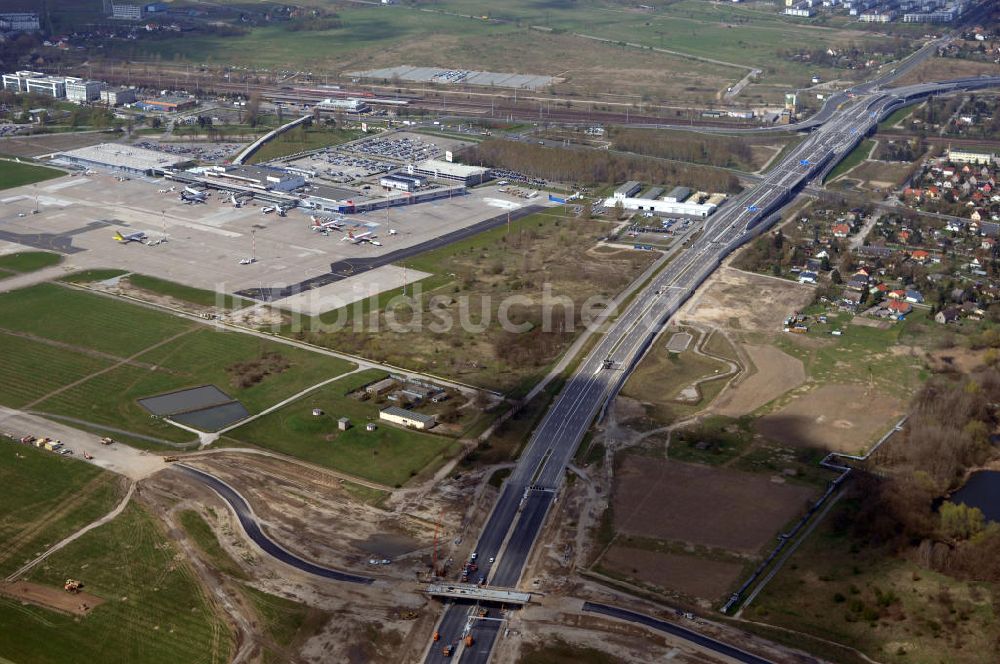 Luftbild Schönefeld - Ausbau des Flughafens Berlin-Schönefeld / Ausbau der A113n