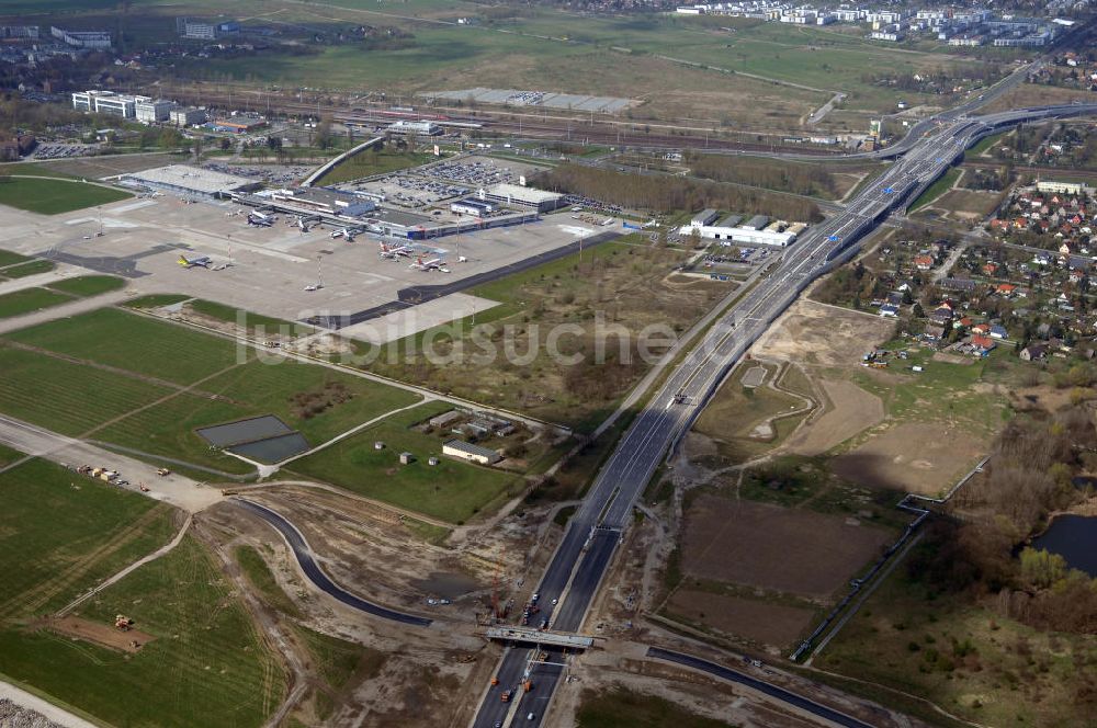 Luftaufnahme Schönefeld - Ausbau des Flughafens Berlin-Schönefeld / Ausbau der A113n