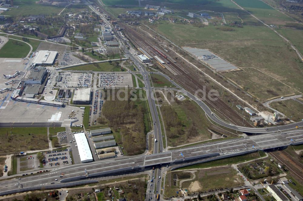 Schönefeld von oben - Ausbau des Flughafens Berlin-Schönefeld / Ausbau der A113n