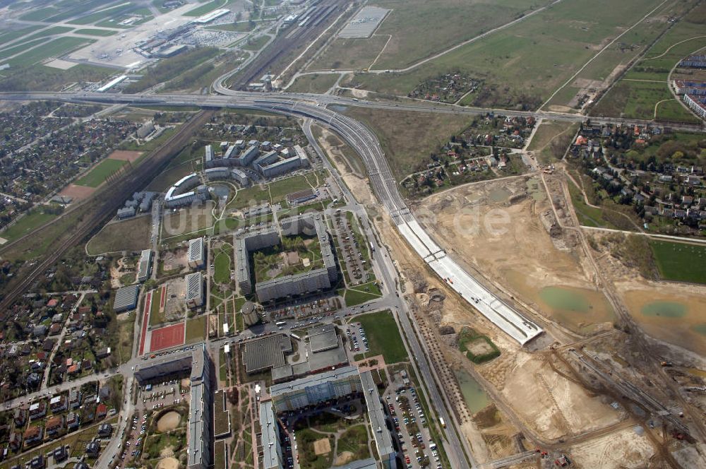 Luftbild Schönefeld - Ausbau des Flughafens Berlin-Schönefeld / Ausbau der A113n