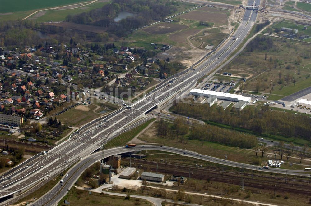 Luftbild Schönefeld - Ausbau des Flughafens Berlin-Schönefeld / Ausbau der A113n