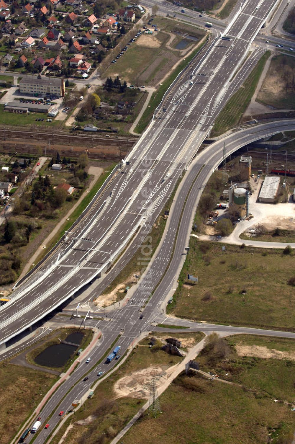 Schönefeld aus der Vogelperspektive: Ausbau des Flughafens Berlin-Schönefeld / Ausbau der A113n