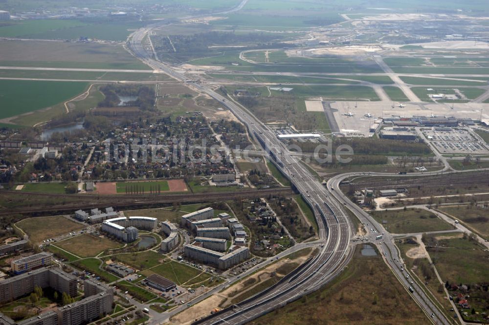 Luftaufnahme Schönefeld - Ausbau des Flughafens Berlin-Schönefeld / Ausbau der A113n