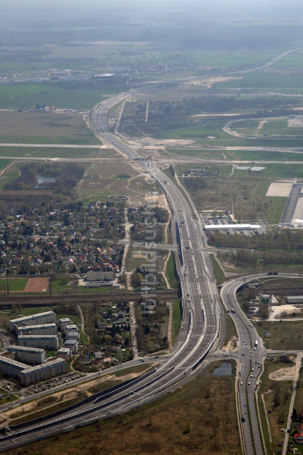 Luftbild Schönefeld - Ausbau des Flughafens Berlin-Schönefeld / Ausbau der A113n