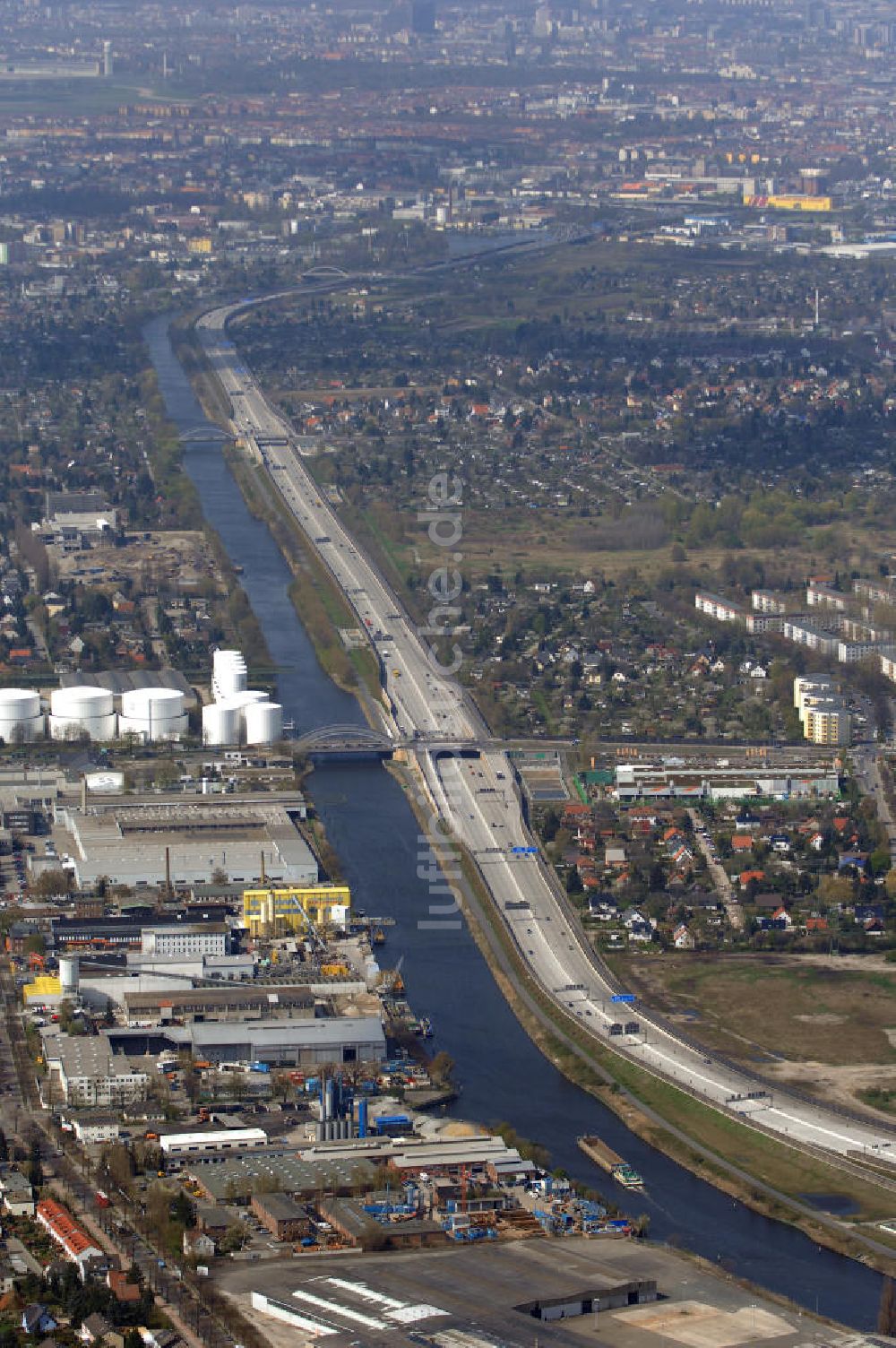 Schönefeld von oben - Ausbau des Flughafens Berlin-Schönefeld / Ausbau der A113n