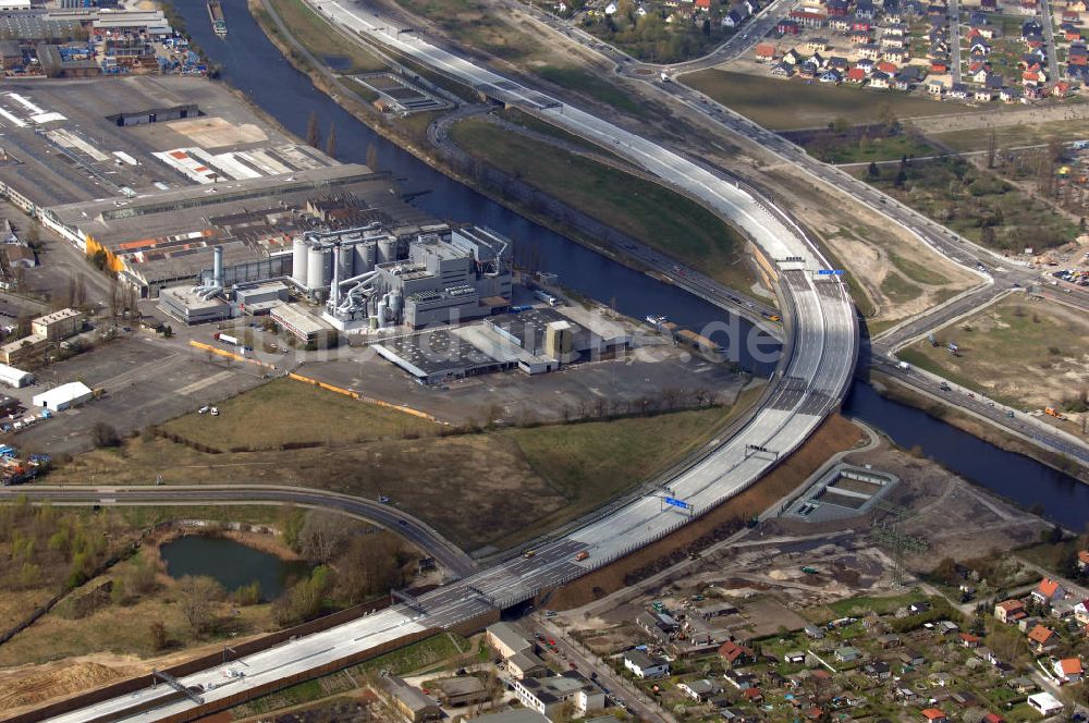 Schönefeld aus der Vogelperspektive: Ausbau des Flughafens Berlin-Schönefeld / Ausbau der A113n