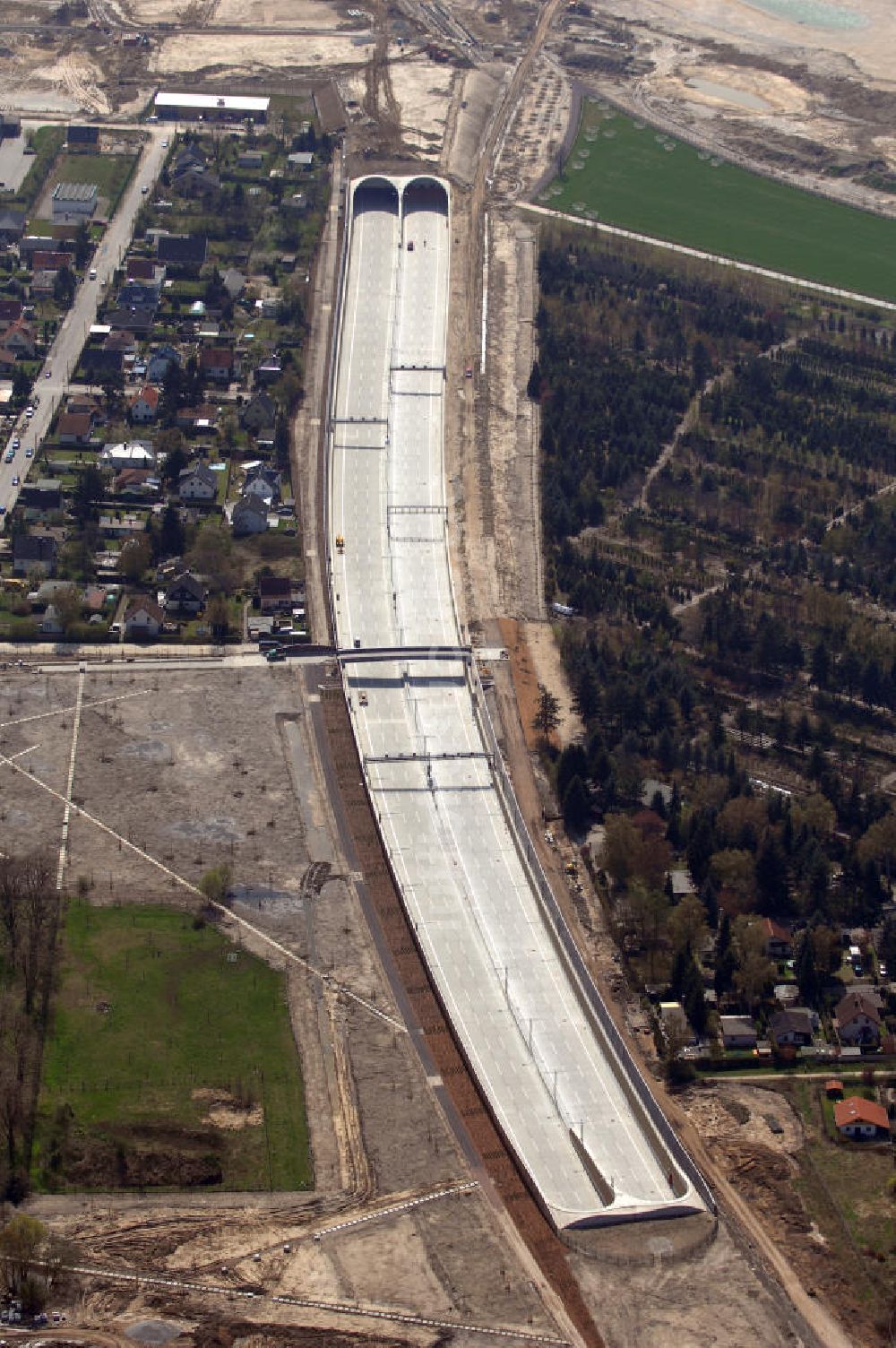 Luftaufnahme Schönefeld - Ausbau des Flughafens Berlin-Schönefeld / Ausbau der A113n