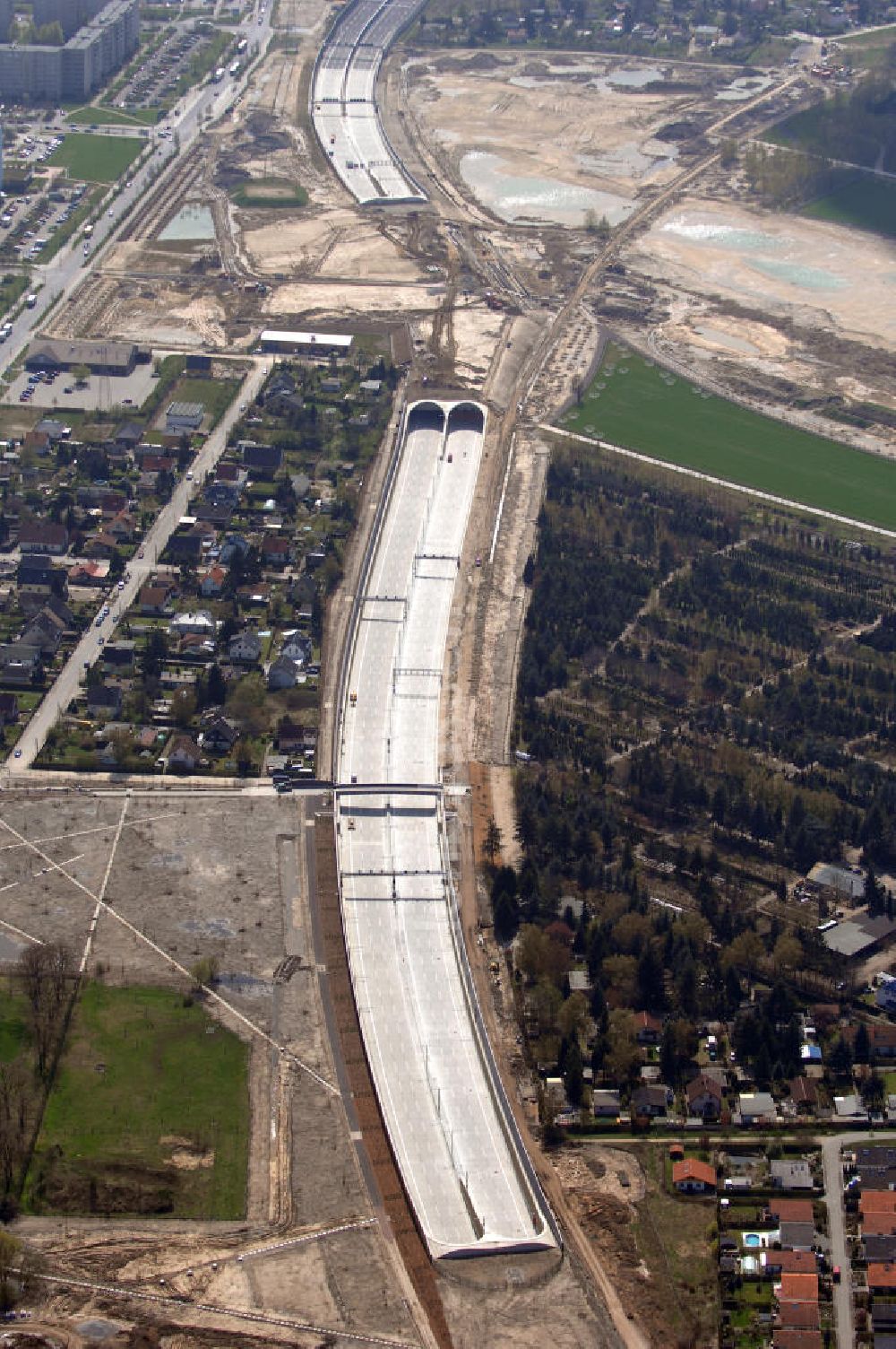 Schönefeld von oben - Ausbau des Flughafens Berlin-Schönefeld / Ausbau der A113n