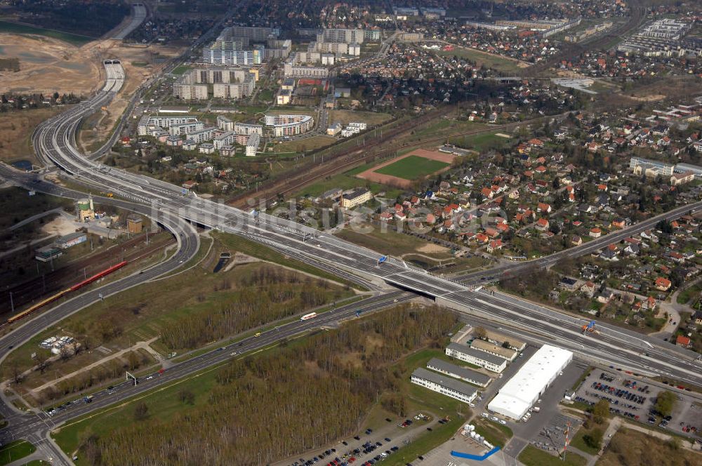 Schönefeld von oben - Ausbau des Flughafens Berlin-Schönefeld / Ausbau der A113n