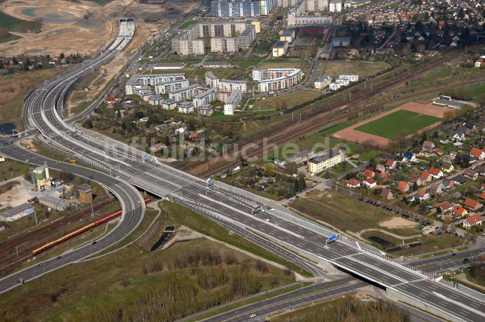 Luftaufnahme Schönefeld - Ausbau des Flughafens Berlin-Schönefeld / Ausbau der A113n