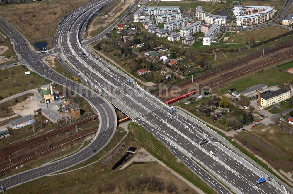 Schönefeld von oben - Ausbau des Flughafens Berlin-Schönefeld / Ausbau der A113n