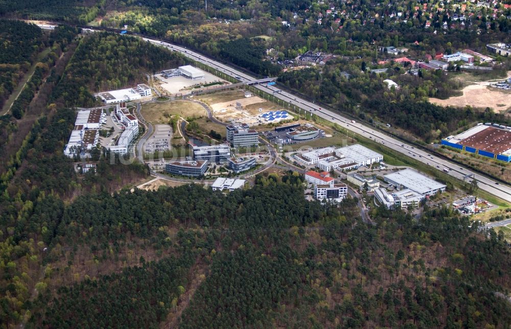 Kleinmachnow OT Dreilinden aus der Vogelperspektive: Ausbau des Gewerbestandortes Europarc Dreilinden in Kleinmachnow OT Dreilinden im Bundesland Brandenburg. 