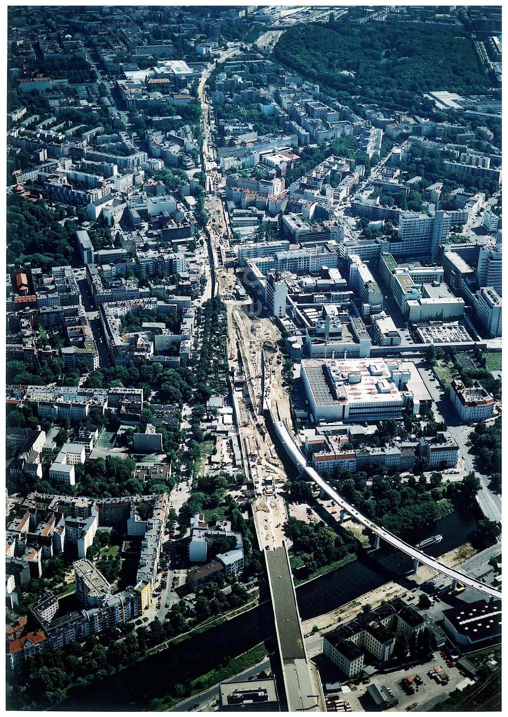 Luftaufnahme Berlin - Ausbau des DB - Innenringes zwischen dem Berliner Westhafen und der Müllerstraße am Bereich der Perleberger Brücke in Berlin - Wedding