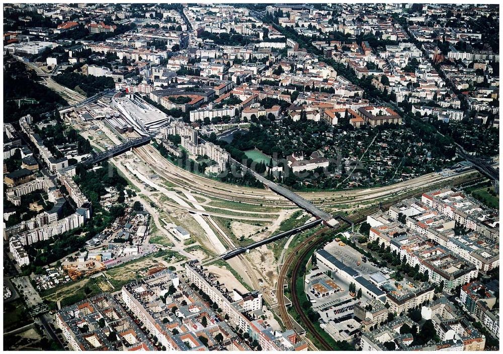 Luftaufnahme Berlin - Wedding - Ausbau des Innernringes der Deutschen Bahn zwischen dem Bereich Bornholmer Brücke - Nordkreuz - S-Bhf. Gesundbrunnen.