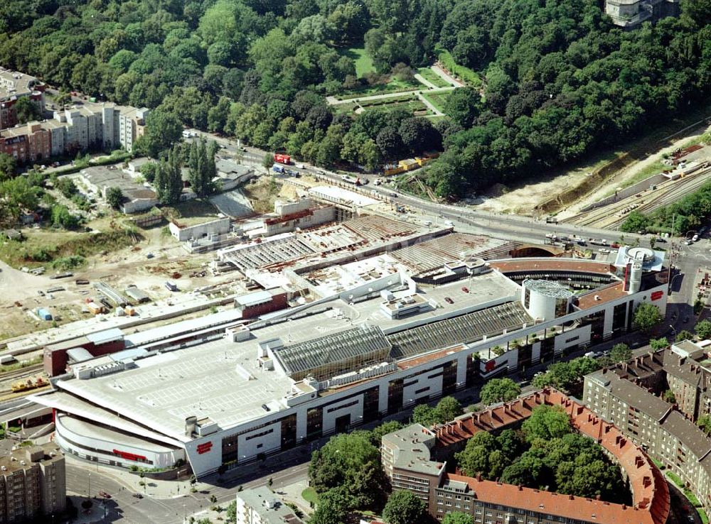 Berlin - Wedding aus der Vogelperspektive: Ausbau des Innernringes der Deutschen Bahn zwischen dem Bereich Bornholmer Brücke - Nordkreuz - S-Bhf. Gesundbrunnen.