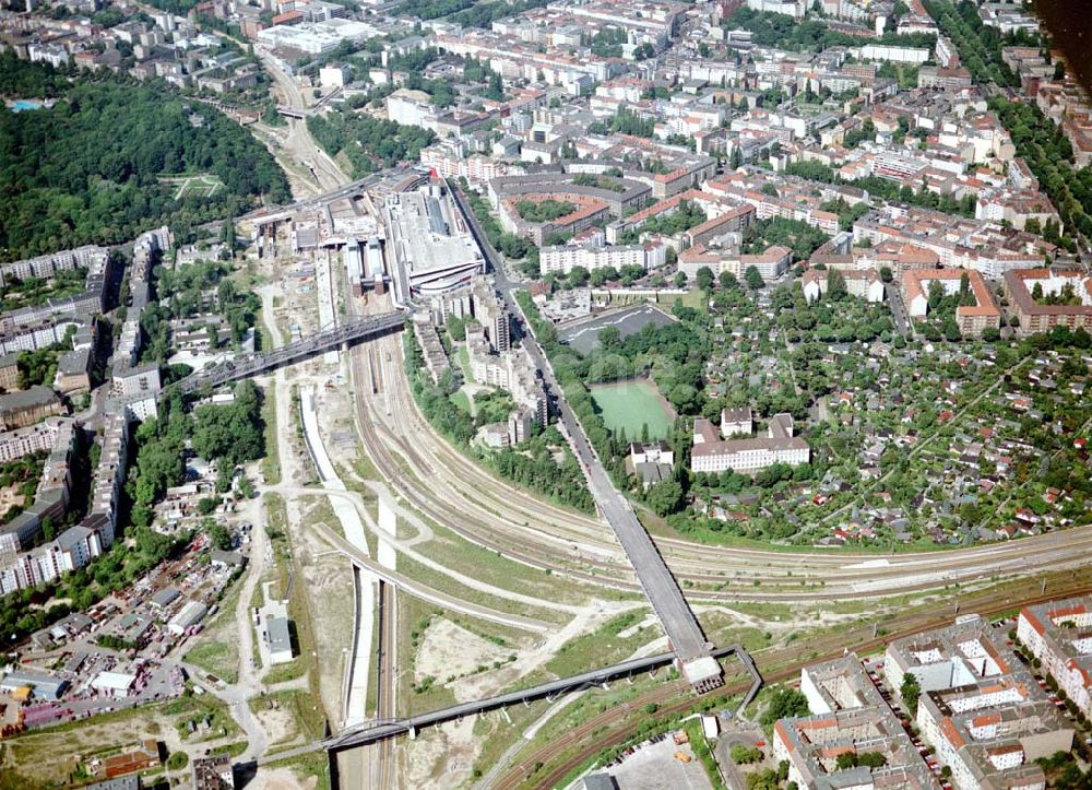 Berlin - Wedding von oben - Ausbau des Innernringes der Deutschen Bahn zwischen dem Bereich Nordkreuz - S-Bhf. Gesundbrunnen.