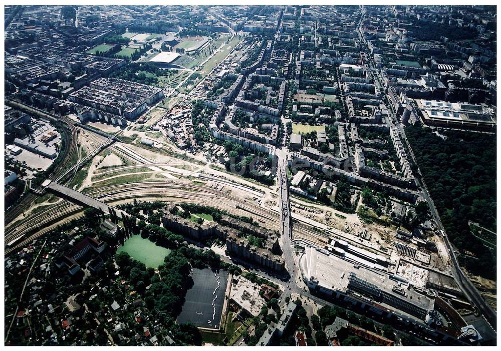 Luftbild Berlin - Wedding - Ausbau des Innernringes der Deutschen Bahn zwischen dem Bereich Nordkreuz - S-Bhf. Gesundbrunnen.