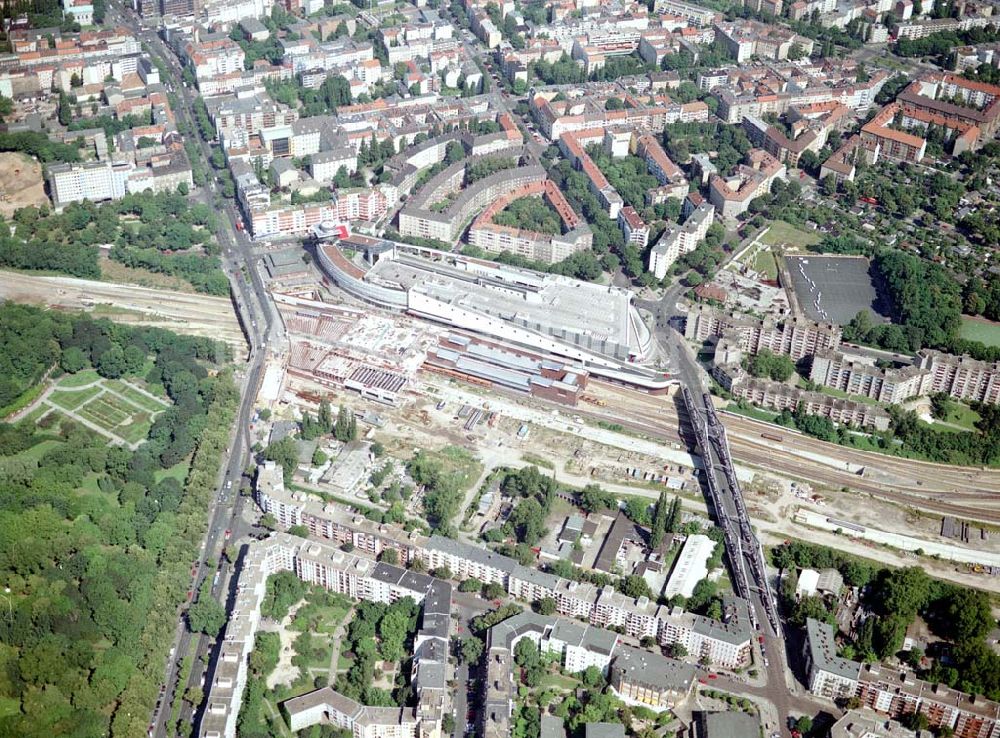 Berlin - Wedding aus der Vogelperspektive: Ausbau des Innernringes der Deutschen Bahn zwischen dem Bereich Nordkreuz - S-Bhf. Gesundbrunnen.