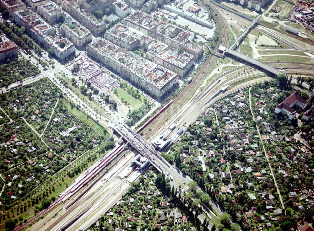 Luftaufnahme Berlin - Wedding - Ausbau des Innernringes der Deutschen Bahn zwischen dem Bereich Nordkreuz - und Bornholmer Brücke.