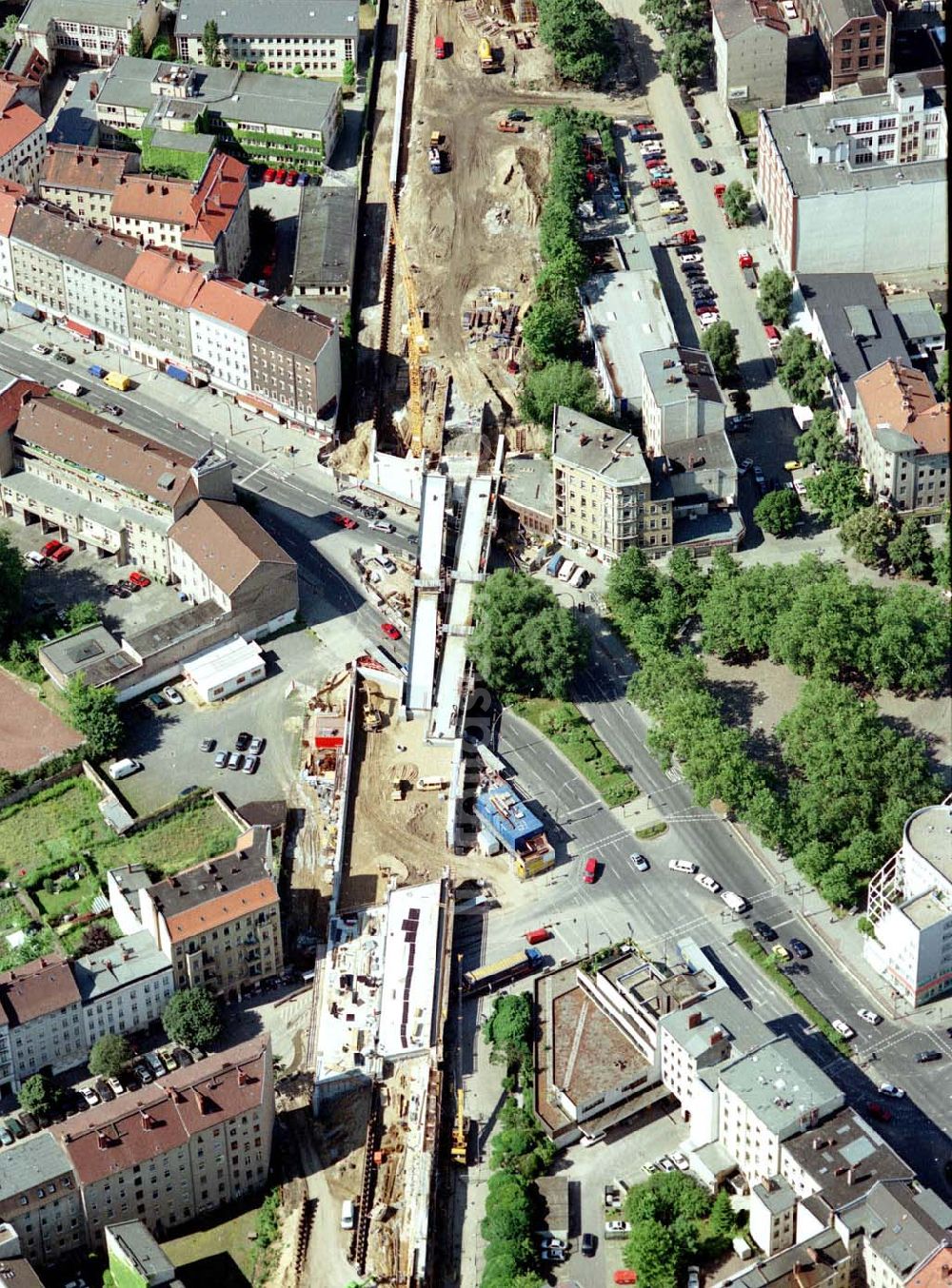 Luftbild Berlin - Wedding - Ausbau des Innernringes der Deutschen Bahn zwischen dem Bereich Westhafen - Müllerstraße.