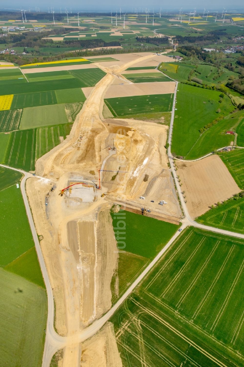 Luftaufnahme Bad Wünnenberg - Ausbau der Ortsumgehung im Straßenverlauf der B 480 bei Bad Wünnenberg im Bundesland Nordrhein-Westfalen