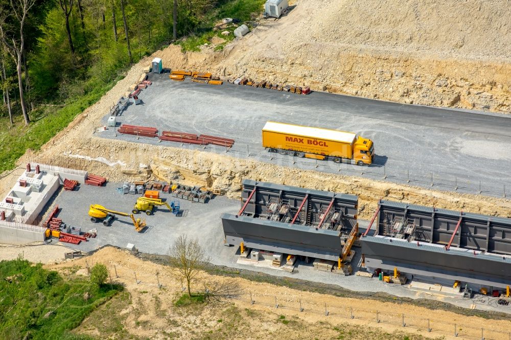 Luftaufnahme Bad Wünnenberg - Ausbau der Ortsumgehung im Straßenverlauf der B 480 am Brückenbauwerk Aftetalbrücke in Bad Wünnenberg im Bundesland Nordrhein-Westfalen