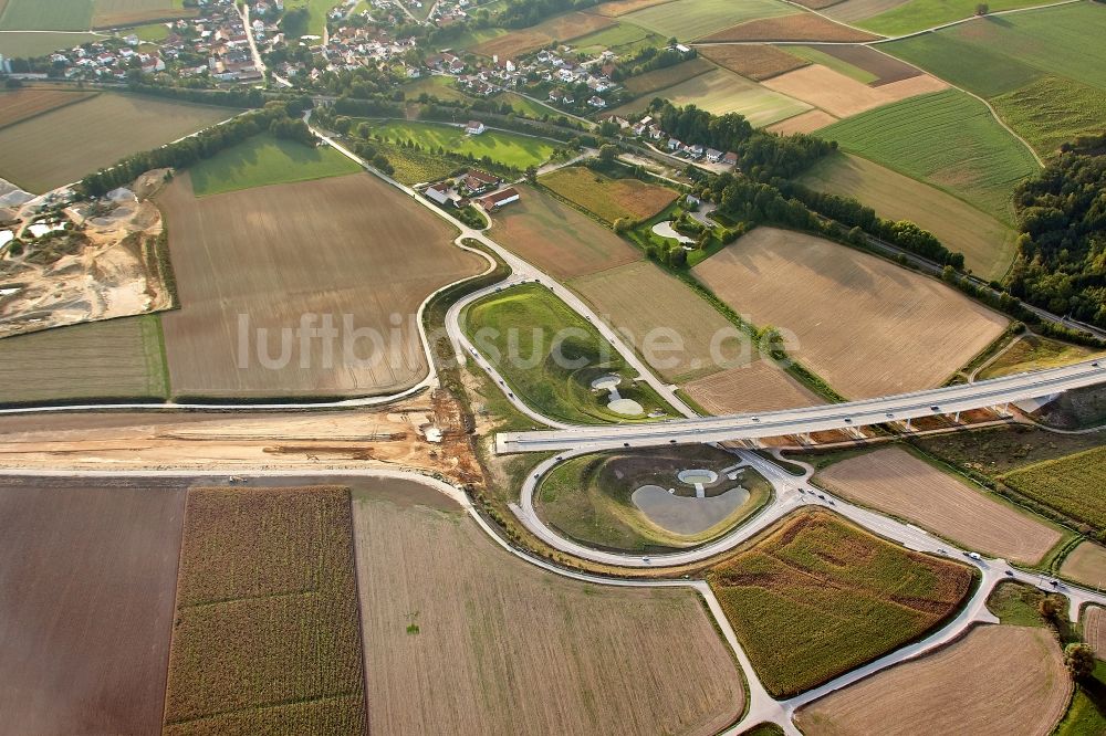 Kläham von oben - Ausbau der Ortsumgehung im Straßenverlauf der Bundesstraße B 15 in Kläham im Bundesland Bayern, Deutschland