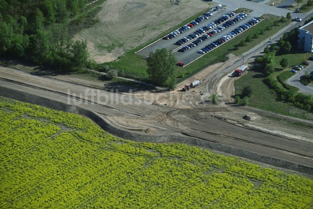 Luftbild Stahnsdorf - Ausbau der Ortsumgehung im Straßenverlauf der Landesstraße L77n im Ortsteil Güterfelde in Stahnsdorf im Bundesland Brandenburg, Deutschland