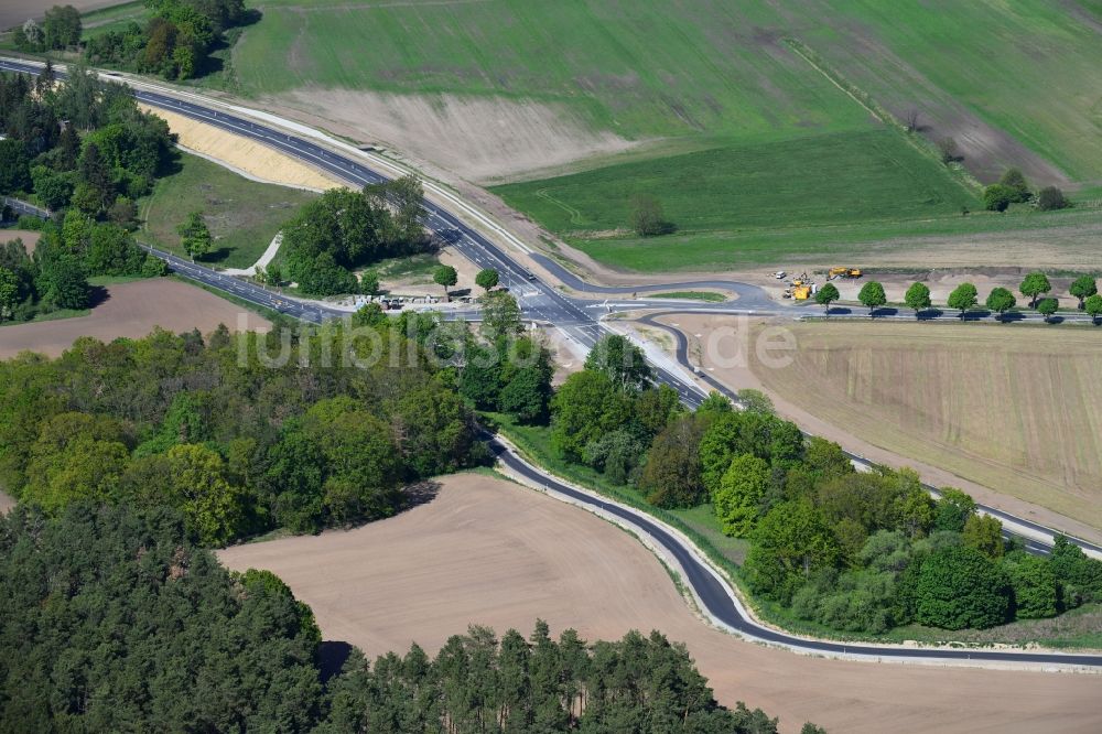 Schmerzke von oben - Ausbau der Ortsumgehung im Straßenverlauf der B102 in Schmerzke im Bundesland Brandenburg, Deutschland