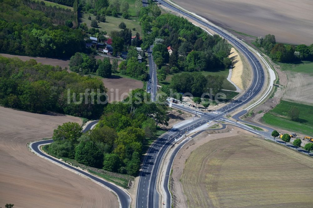 Luftaufnahme Schmerzke - Ausbau der Ortsumgehung im Straßenverlauf der B102 in Schmerzke im Bundesland Brandenburg, Deutschland