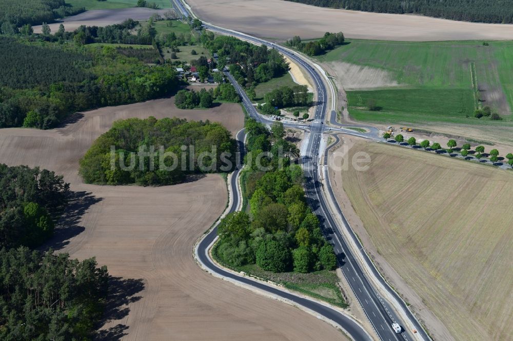 Luftbild Schmerzke - Ausbau der Ortsumgehung im Straßenverlauf der B102 in Schmerzke im Bundesland Brandenburg, Deutschland