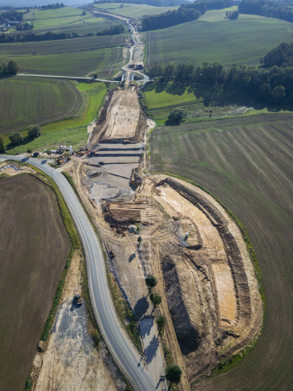 Luftaufnahme Eschdorf - Ausbau der Ortsumgehung im Straßenverlauf Staatsstraße 177 in Eschdorf im Bundesland Sachsen, Deutschland