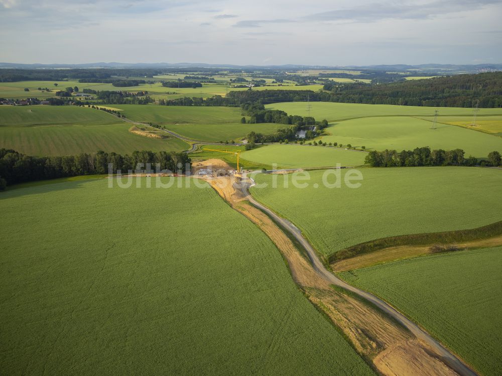 Eschdorf von oben - Ausbau der Ortsumgehung im Straßenverlauf Staatsstraße 177 in Eschdorf im Bundesland Sachsen, Deutschland