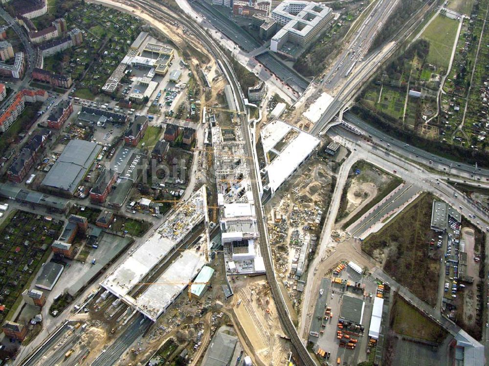 Berlin - Tempelhof aus der Vogelperspektive: Ausbau Südring S-Bahn Papestraße am Flughafen Tempelhof durch Walter Bau AG