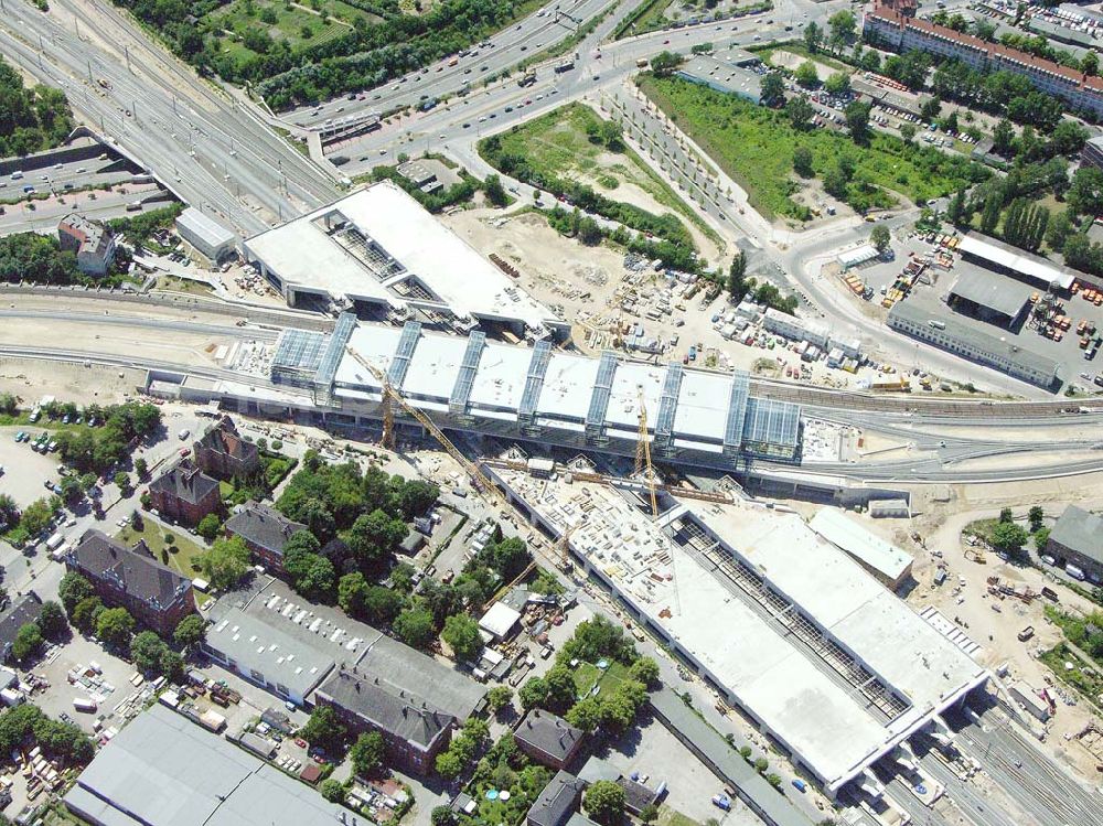 Berlin aus der Vogelperspektive: Ausbau Südring S-Bahn Papestraße am Flughafen Tempelhof durch Walter Bau AG