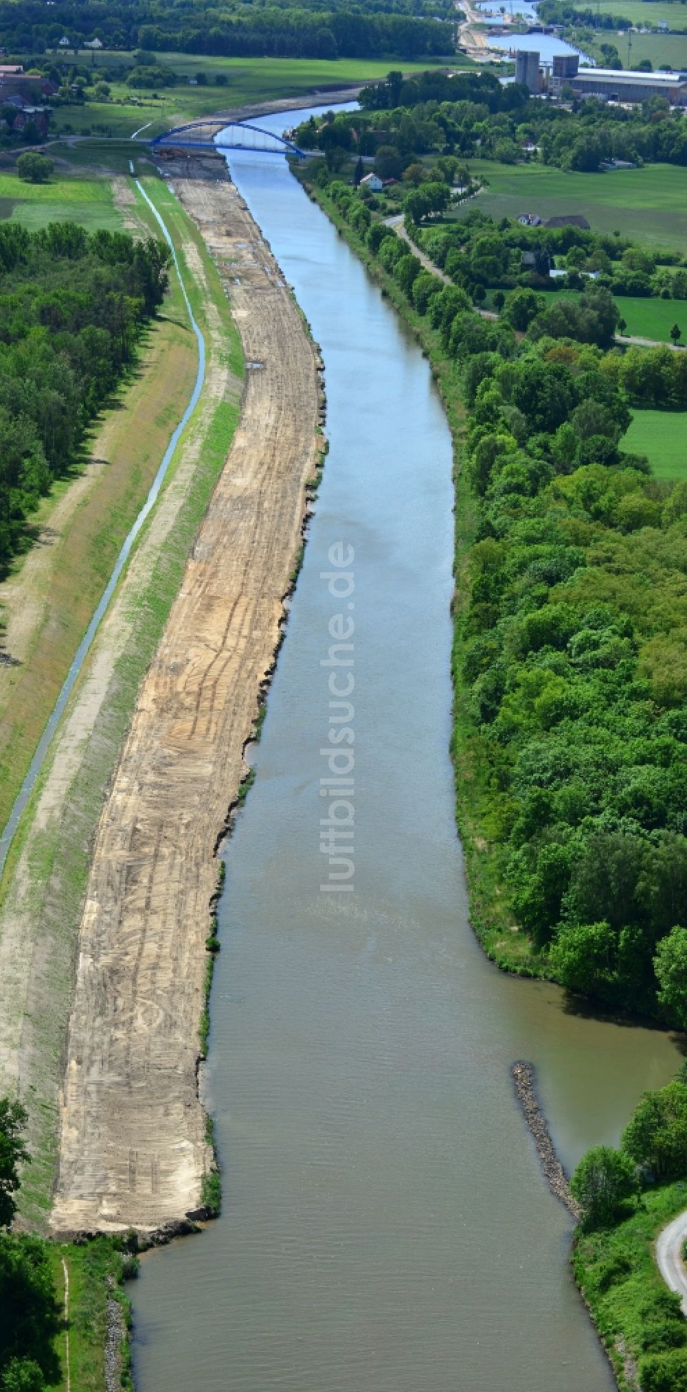 Parey aus der Vogelperspektive: Ausbau der Uferbefestigung an der Wasserstraße Elbe-Havel-Kanal bei Parey im Bundesland Sachsen-Anhalt