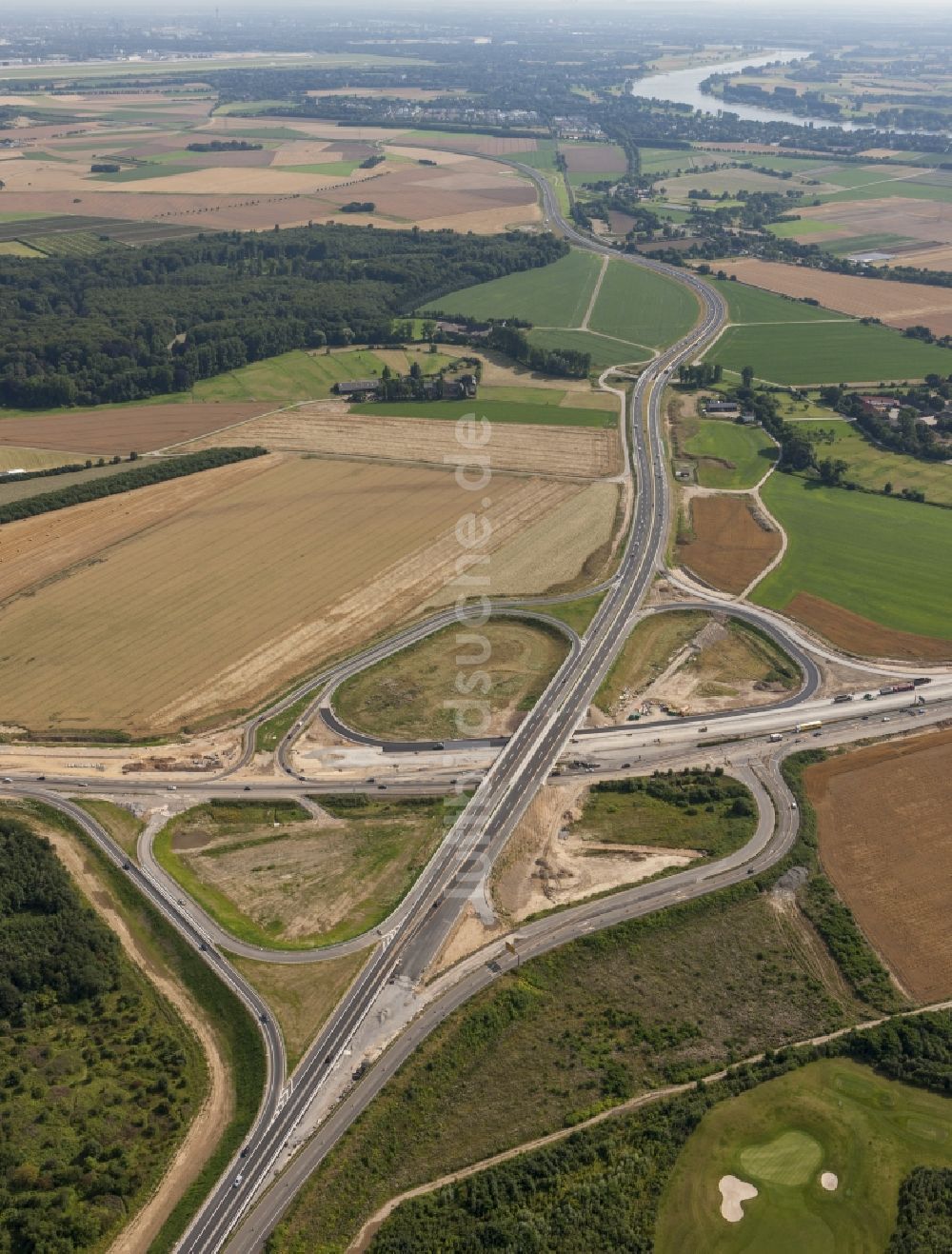 Luftbild Duisburg - Ausbau und Umbau der Autobahnabfahrt der Bundes- Autobahn BAB A59 an der Bundesstraße B288 Krefelder Straße in Duisburg im Bundesland Nordrhein-Westfalen