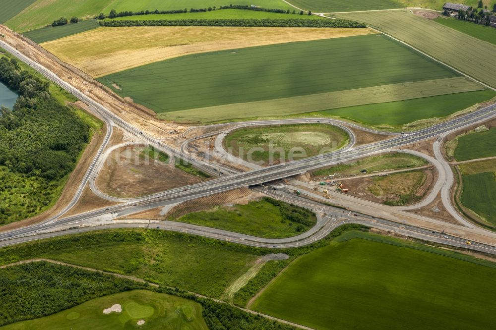 Duisburg aus der Vogelperspektive: Ausbau und Umbau der Autobahnabfahrt der Bundes- Autobahn BAB A59 an der Bundesstraße B288 Krefelder Straße in Duisburg im Bundesland Nordrhein-Westfalen