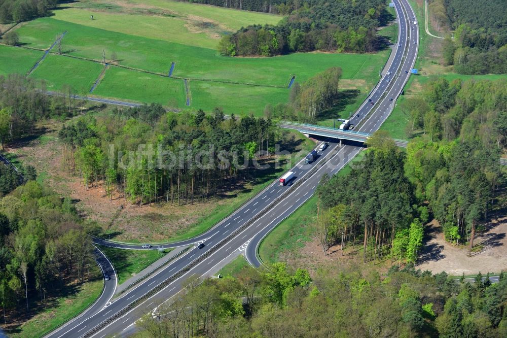 Spreeenhagen aus der Vogelperspektive: Ausbau und Verbreiterung der Streckenführung der Autobahn / Bundesautobahn BAB A12 / E30 am Abzweig zur Landesstraße L23 bei Spreenhagen im Bundesland Brandenburg